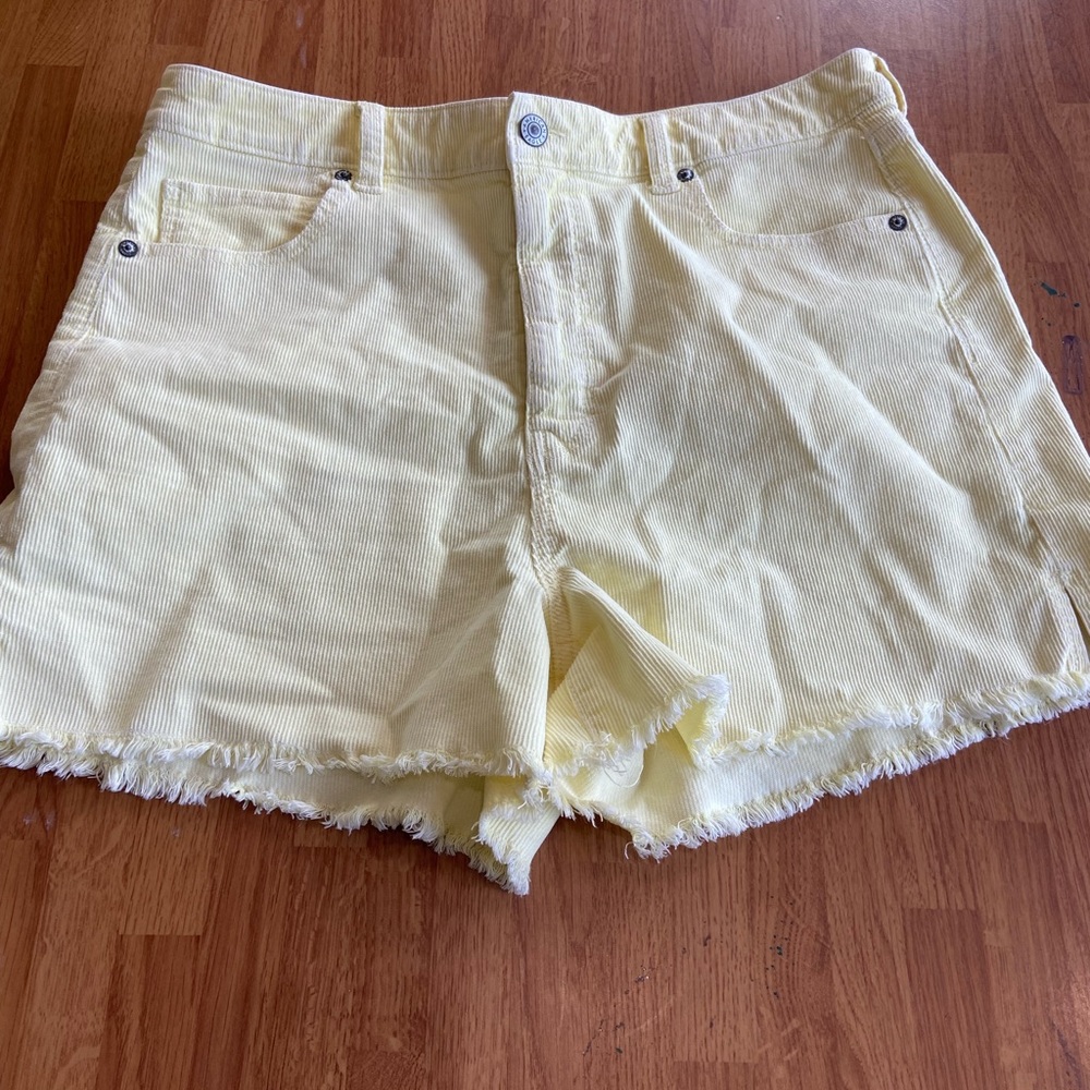 Yellow American Eagle shorts size 14